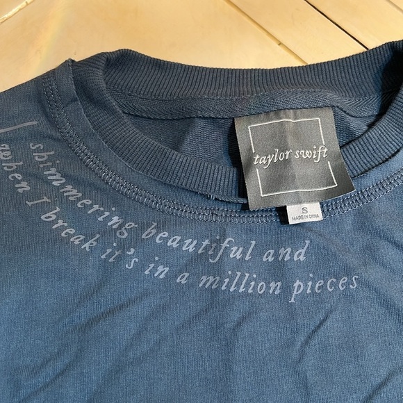 TAYLOR SWIFT DRESS SIZE SMALL  NWT FROM EVERMORE MIRRORBALL TOUR - Picture 3 of 4